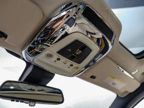 Used 2017 Rolls-Royce Wraith RWD image 27