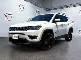 Used 2018 Jeep Compass Latitude image 1