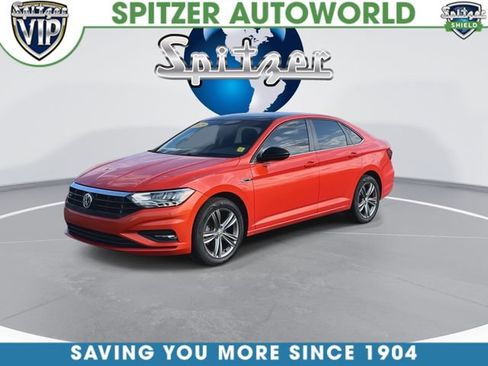Used 2019 Volkswagen Jetta R-Line w/ R-Line Cold Weather Package FWD image 4