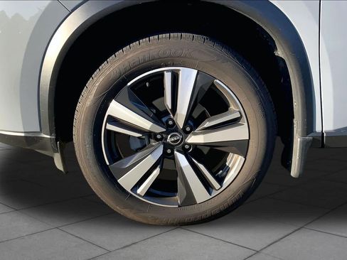 Used 2024 Nissan Rogue SL w/ SL Premium Package AWD/4WD image 11