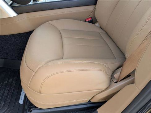 New 2025 Land Rover Range Rover SE image 4