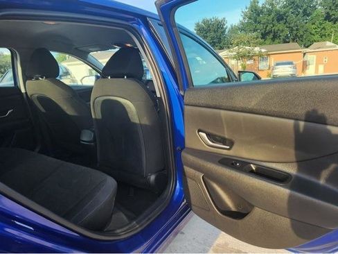 Used 2023 Hyundai Elantra SEL w/ Convenience Package image 18