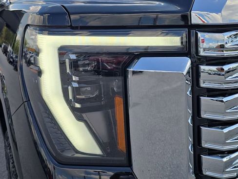New 2025 GMC Sierra 2500 Denali w/ Denali Reserve Package image 11