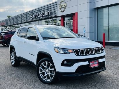 Used 2024 Jeep Compass Latitude w/ Sun and Sound Group