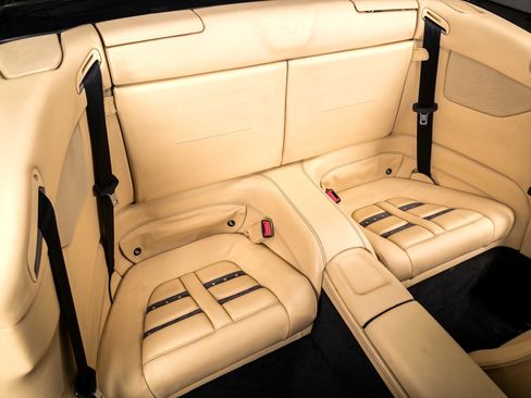 Used 2011 Ferrari California image 30