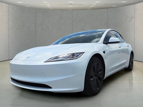Used 2025 Tesla Model 3 Long Range RWD image 11