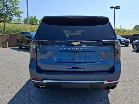 Certified 2025 Chevrolet Suburban High Country AWD/4WD image 5