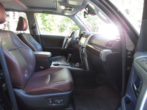 Used 2021 Toyota 4Runner Limited AWD/4WD image 21