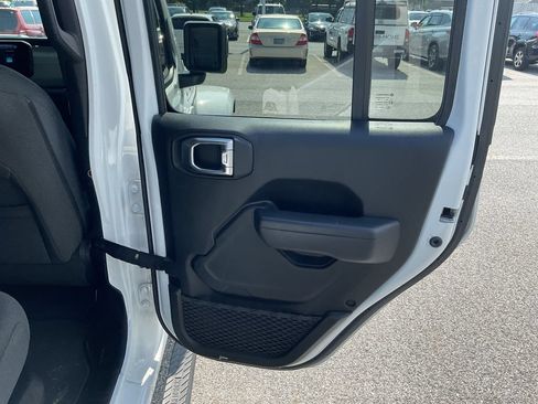 Used 2024 Jeep Wrangler Unlimited w/ Convenience Group AWD/4WD image 22
