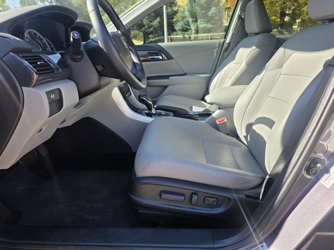 Used 2017 Honda Accord EX-L image 13