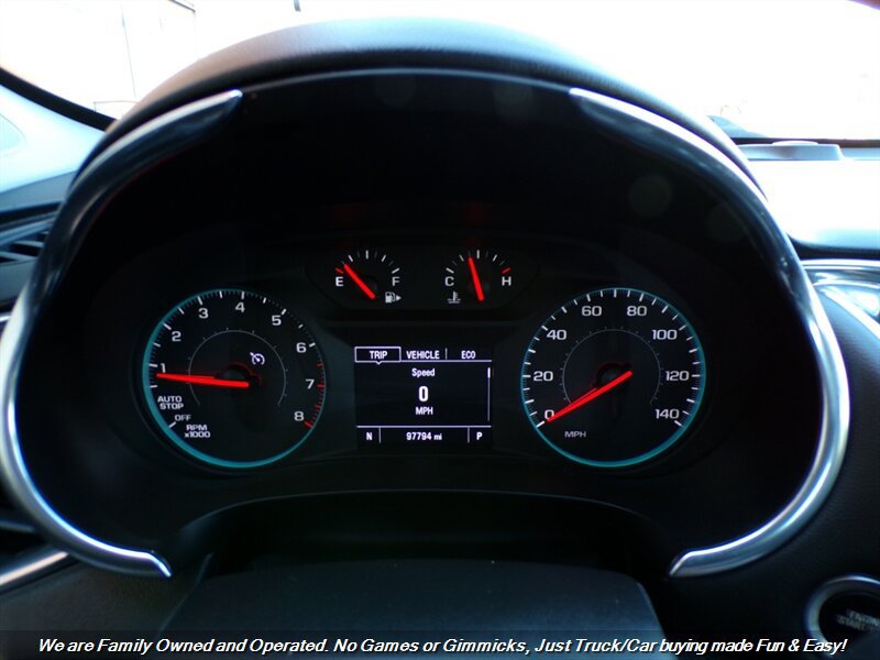 Used 2019 Chevrolet Malibu LT w/ Leather Package FWD image 10