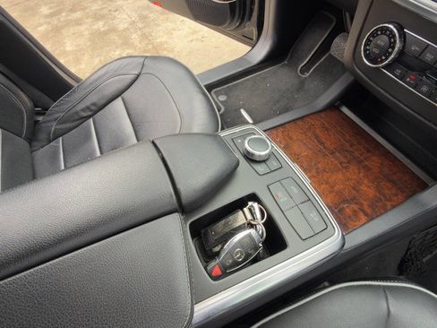 Used 2014 Mercedes-Benz GL 550 4MATIC image 68