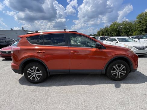 Used 2016 Toyota RAV4 LE AWD/4WD image 8