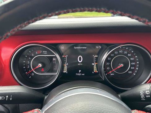 Used 2022 Jeep Wrangler Unlimited Rubicon w/ Dual Top Group AWD/4WD image 17