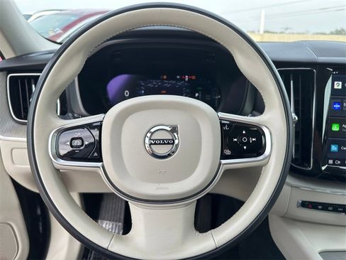Used 2023 Volvo XC60 T8 Plus image 10