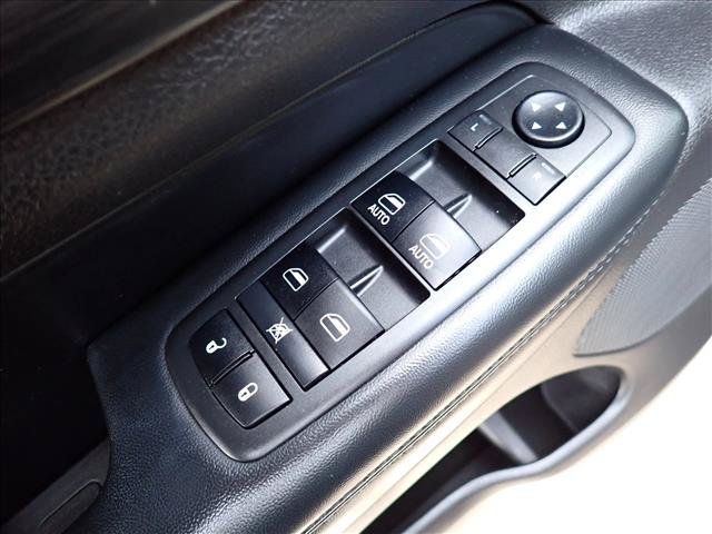 Used 2019 Jeep Grand Cherokee Laredo AWD/4WD image 13
