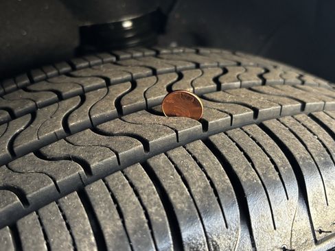 Used 2023 Chevrolet Equinox LS image 15