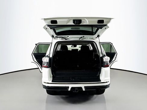 Used 2020 Toyota 4Runner Nightshade image 31