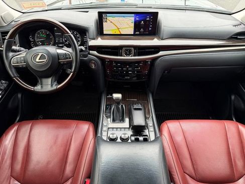 Used 2019 Lexus LX 570 4WD w/ Luxury Package image 14