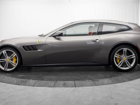 Used 2018 Ferrari GTC4Lusso AWD/4WD image 6