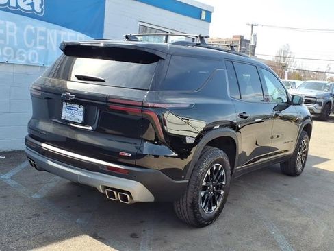 Used 2024 Chevrolet Traverse Z71 w/ Enhanced Driving Package image 6