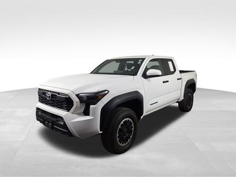 Used 2024 Toyota Tacoma TRD Off-Road AWD/4WD image 2