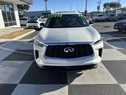Used 2024 INFINITI QX60 Luxe image 2
