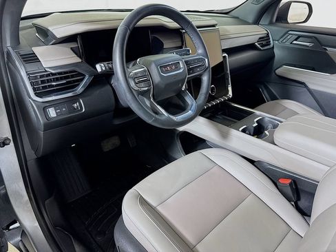 Used 2025 GMC Acadia Elevation w/ Elevation Premium Package FWD image 7