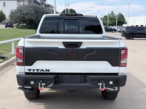 Used 2024 Nissan Titan PRO-4X w/ Pro-4x Convenience Package AWD/4WD image 5