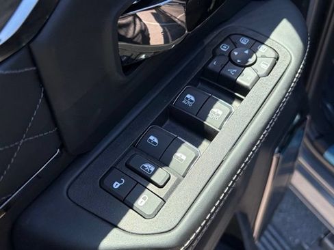 New 2026 RAM 2500 Limited AWD/4WD image 12