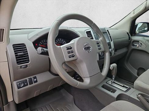 Used 2019 Nissan Frontier SV image 10