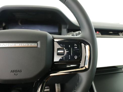 New 2024 Land Rover Range Rover Evoque Dynamic SE image 9