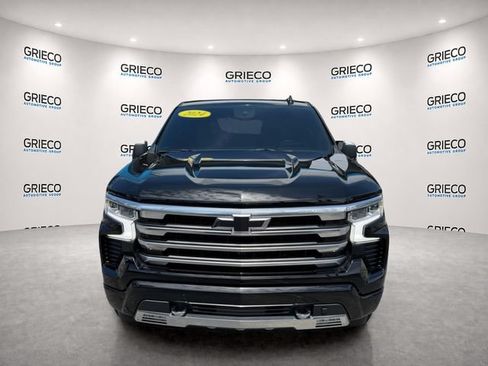Used 2024 Chevrolet Silverado 1500 High Country w/ Technology Package AWD/4WD image 2