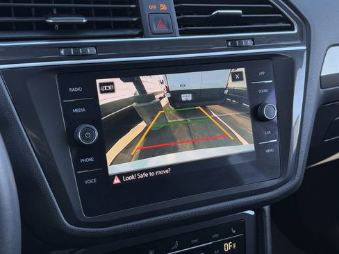 Used 2024 Volkswagen Tiguan SE image 21