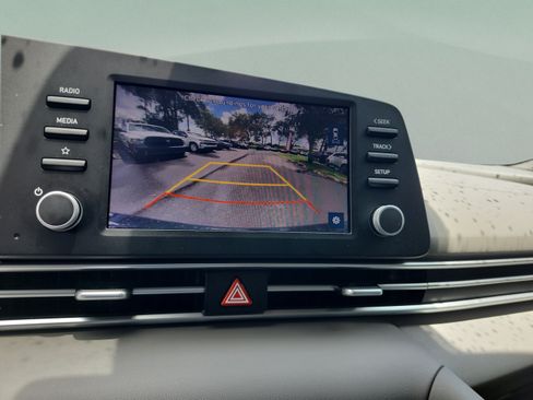 Certified 2023 Hyundai Elantra SE FWD image 24