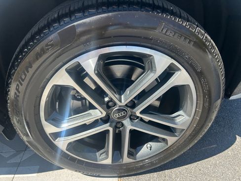 Certified 2025 Audi Q5 Premium w/ Convenience Package image 22