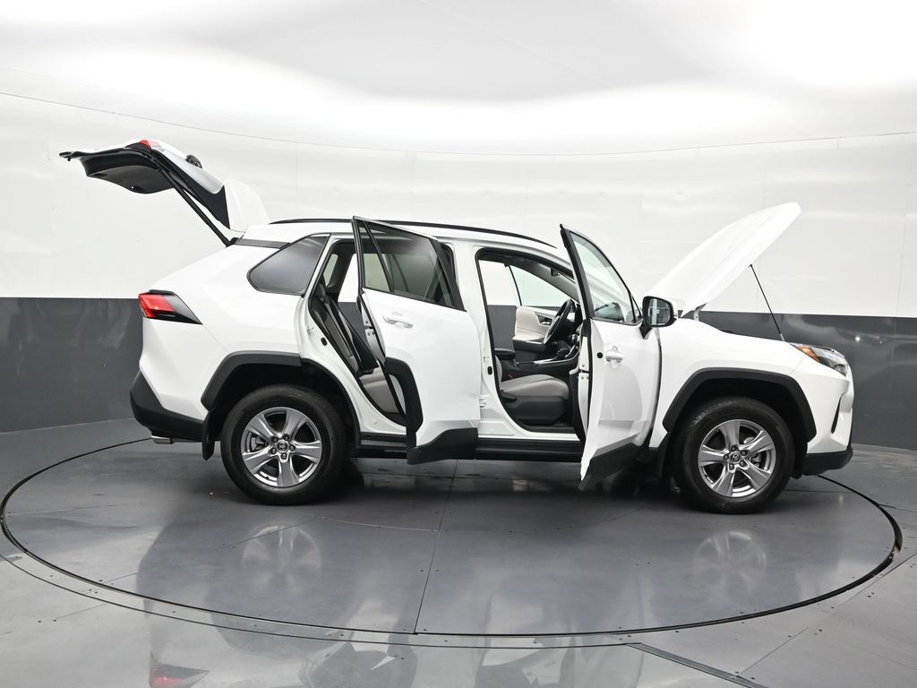 Used 2025 Toyota RAV4 XLE w/ Convenience Package FWD image 32