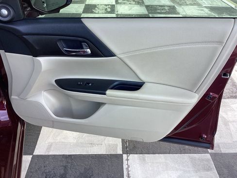 Used 2015 Honda Accord EX-L image 23