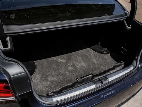 Used 2019 Lexus LS 500 w/ Interior Upgrade Package RWD image 55