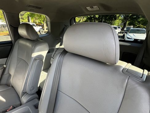 Used 2011 Toyota Highlander Limited w/ Tow Pkg image 32