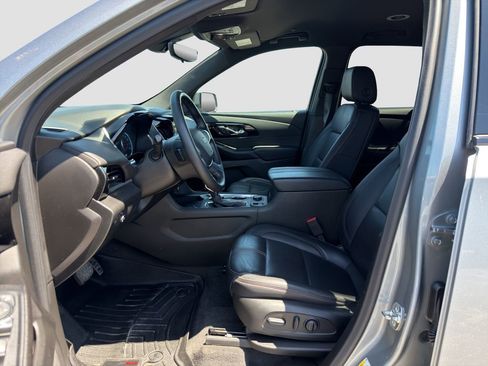 Used 2023 Chevrolet Traverse RS AWD/4WD image 9