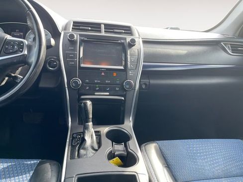 Used 2016 Toyota Camry SE image 11