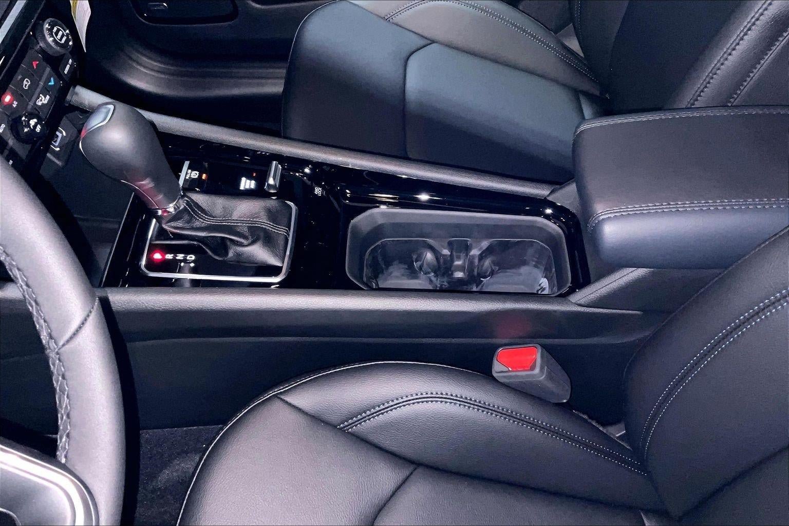 New 2026 Jeep Compass Limited w/ Sun, Sound & Navigation Group AWD/4WD image 8