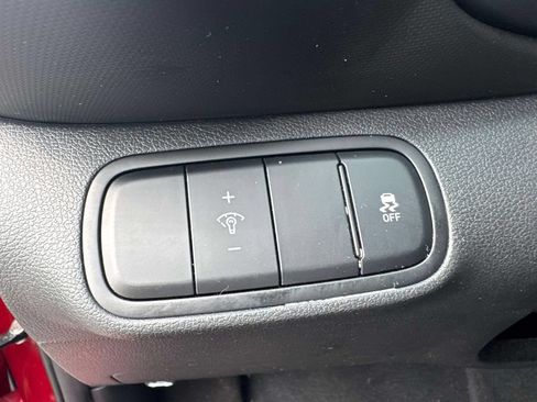 Certified 2024 Hyundai Venue Limited FWD image 19