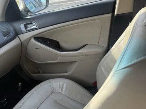 Used 2011 Kia Optima EX w/ Premium Pkg image 11