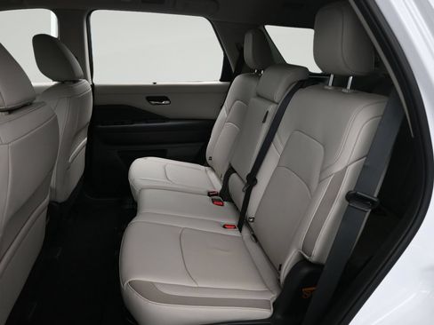 Certified 2025 Nissan Pathfinder SL FWD image 11