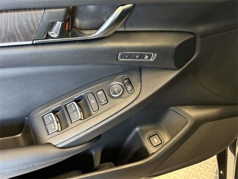 Used 2020 Honda Accord Touring image 20