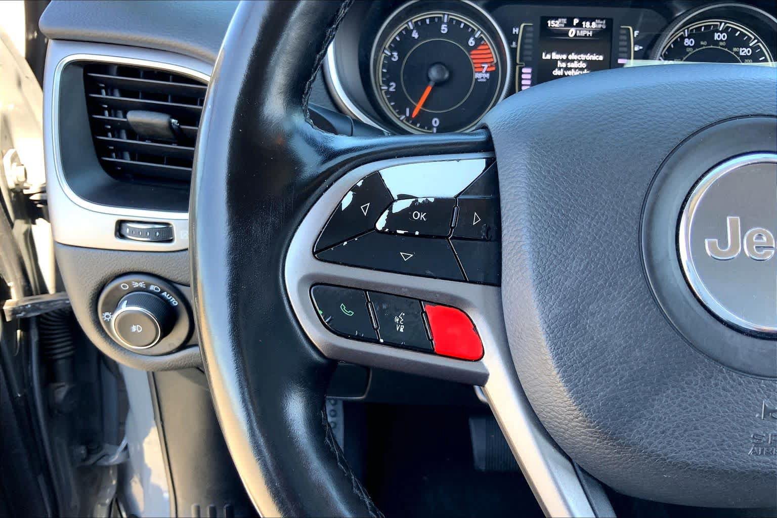 Used 2021 Jeep Cherokee Latitude Plus FWD image 23