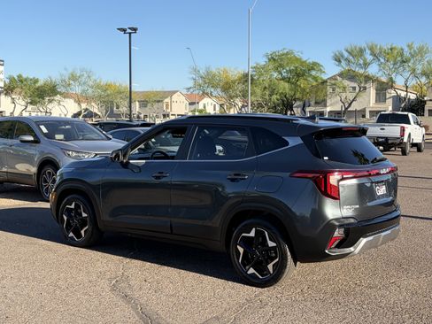 Certified 2024 Kia Seltos EX image 3