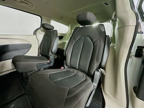 Used 2023 Chrysler Voyager LX FWD image 23